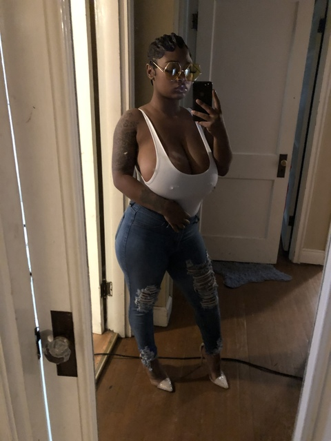 amiyahhr onlyfans leaked picture 1