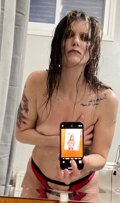 amychuk666 onlyfans leaked picture 1