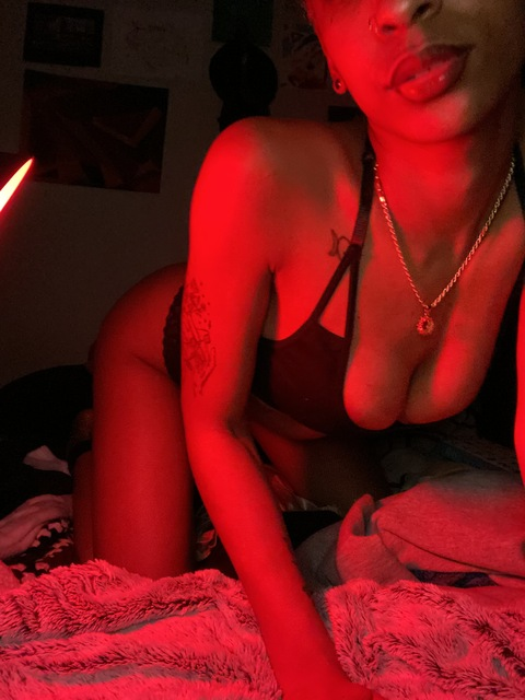 ebonyerotixxx onlyfans leaked picture 1