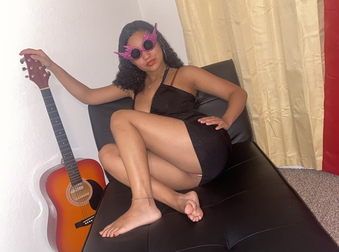 latinaflaka_17 onlyfans leaked picture 1