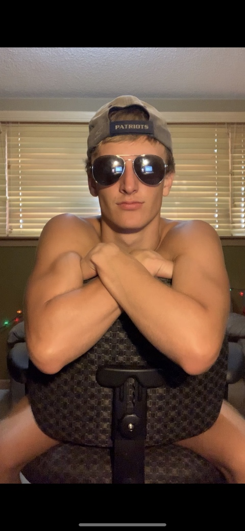 loganwall onlyfans leaked picture 1