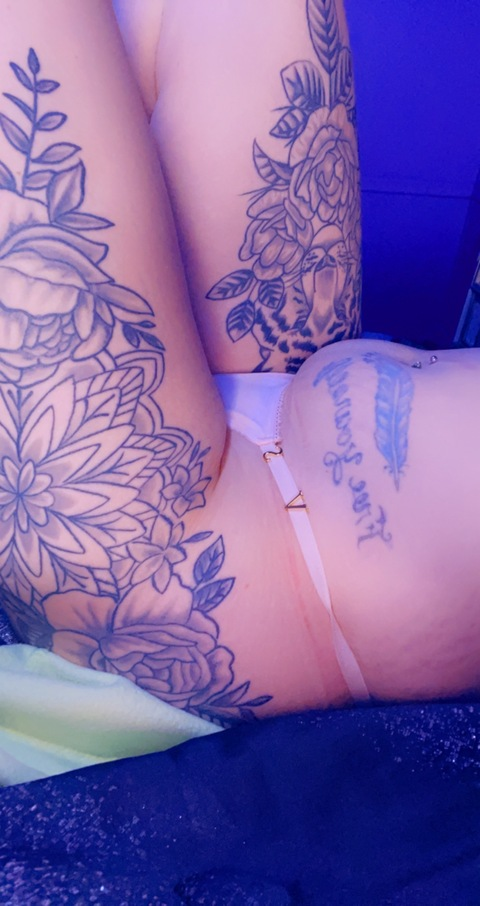 misskerriebby onlyfans leaked picture 1