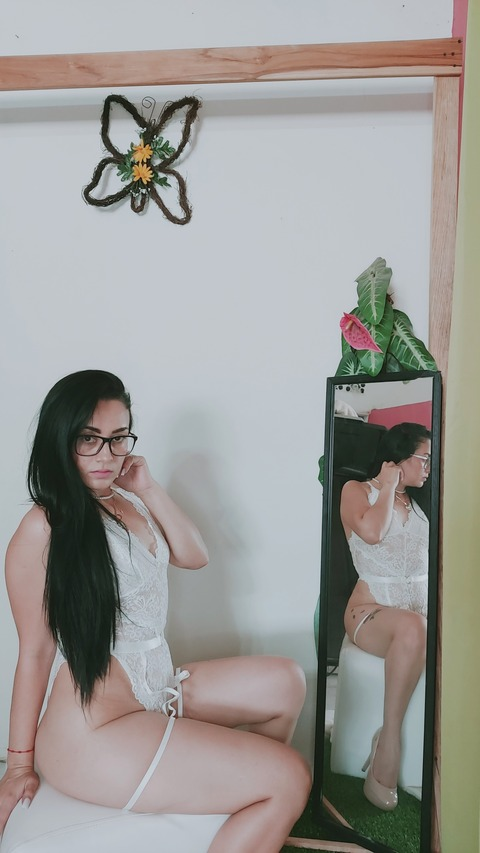 sunny_love24 onlyfans leaked picture 1